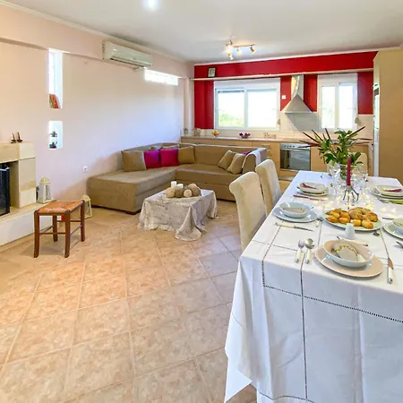 3 Bedroom Lovely Home In Lakkopetra Hébergement de vacances Lakopetra