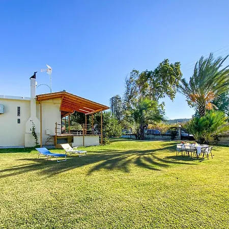 3 Bedroom Lovely Home In Lakkopetra *