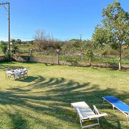 別荘 Gorgeous In Lakkopetra With Wifi *