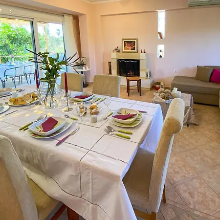 Hébergement de vacances 3 Bedroom Lovely Home In Lakkopetra *