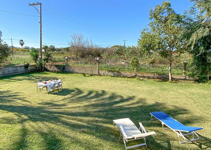 בית נופש Gorgeous In Lakkopetra With Wifi *